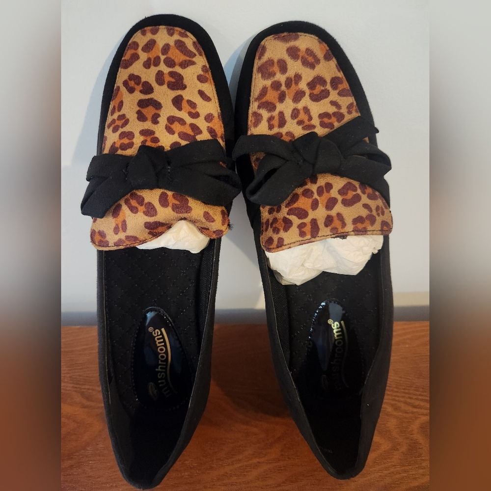 Women's Cheetah Print Black Bow Loafers By Mushrooms Size 7M NEW!
